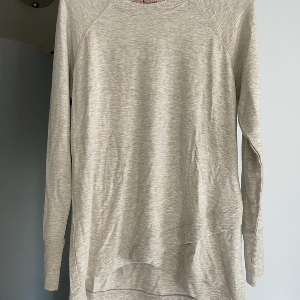 Philosophy medium gray sweater